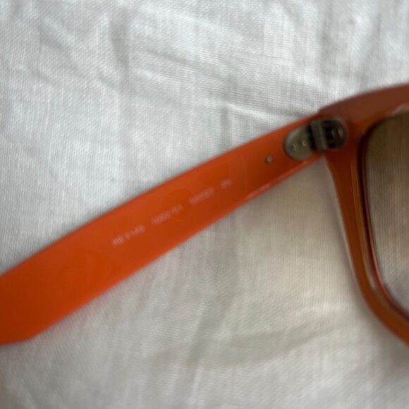 Ray Ban Wayfarer RB2140 1002/51 50-22 2N Black on Orange Italy Unisex Sunglasses - Picture 3 of 3